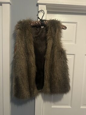 H&M Faux Fur Vest in Brown